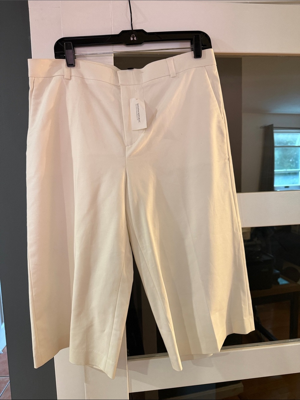 Banana Republic Cream Wide-Leg Cropped Pants
